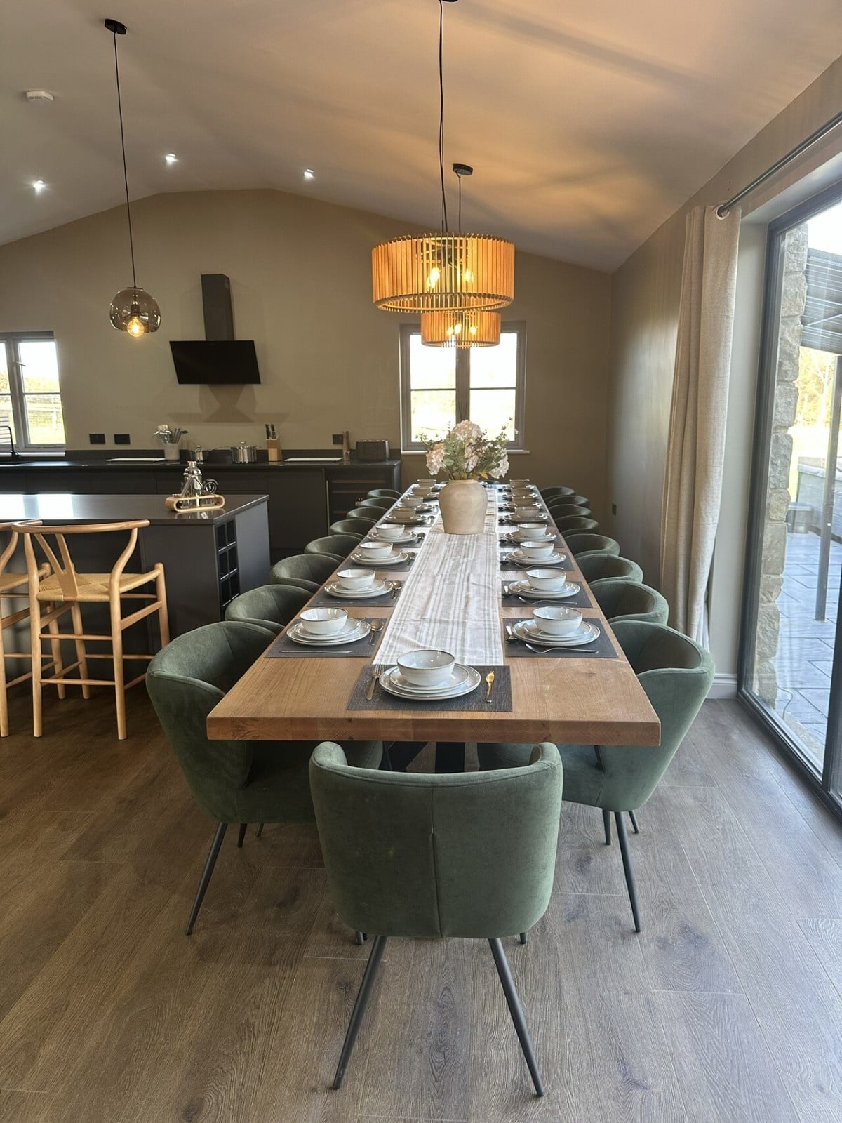 Magpie Stables for 26 Guests image 3